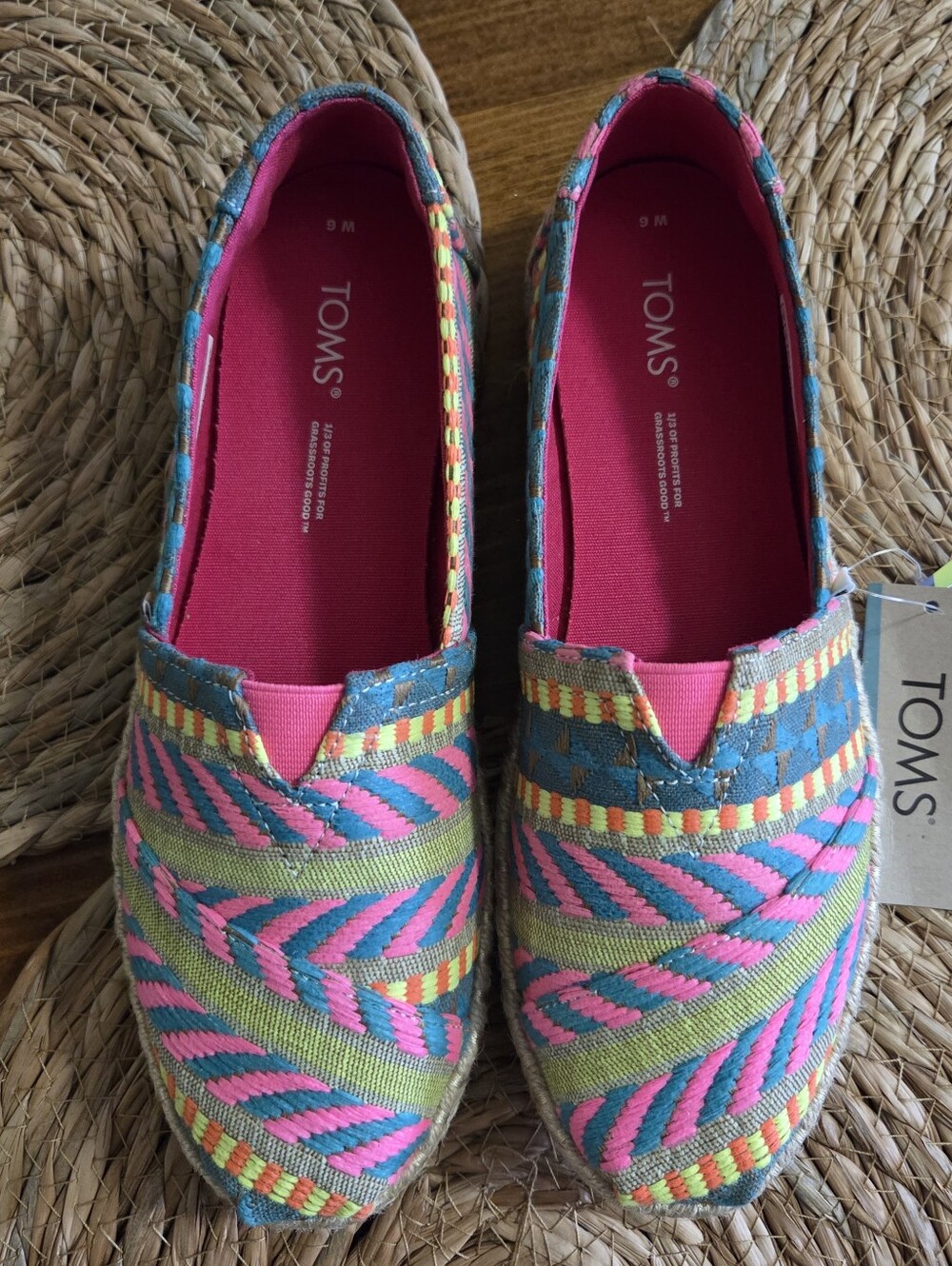 Colorful TOMS